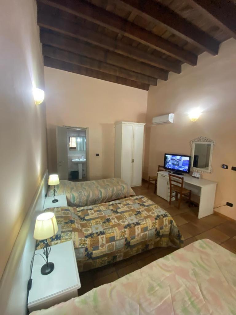 Julia's Friends Bed & Breakfast Sassari